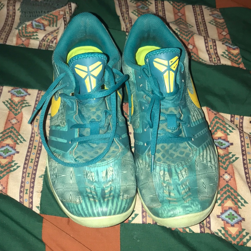 Nike Run The Line Kobe shoes